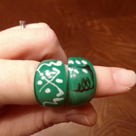Green Acrylic Rings - Picture 2 of 2
